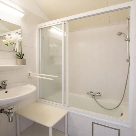 Apartamento Dina With Parking And Shared Pool By Interhome